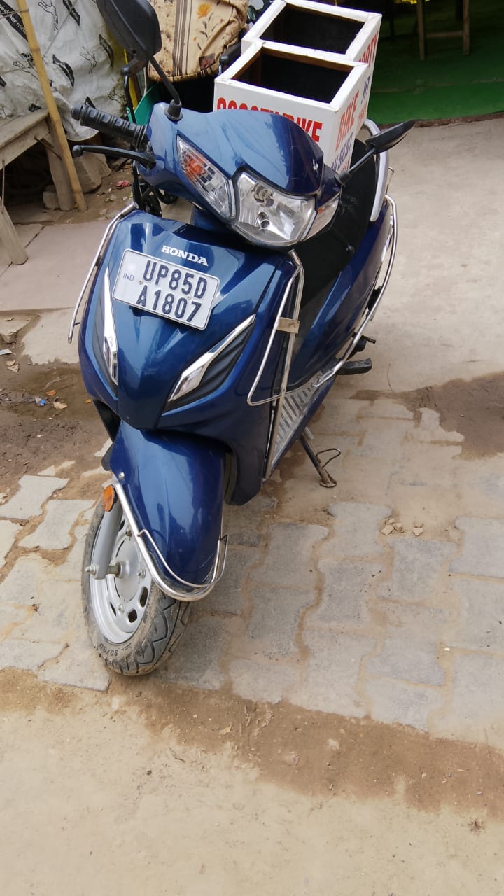 Honda Activa blue scooty for hire